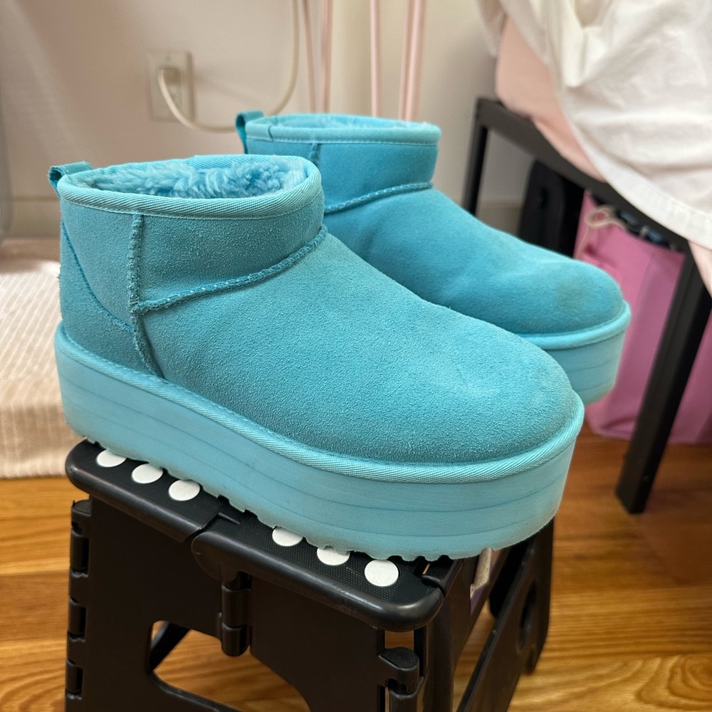 UGG Classic Ultra Mini Platform in Blue